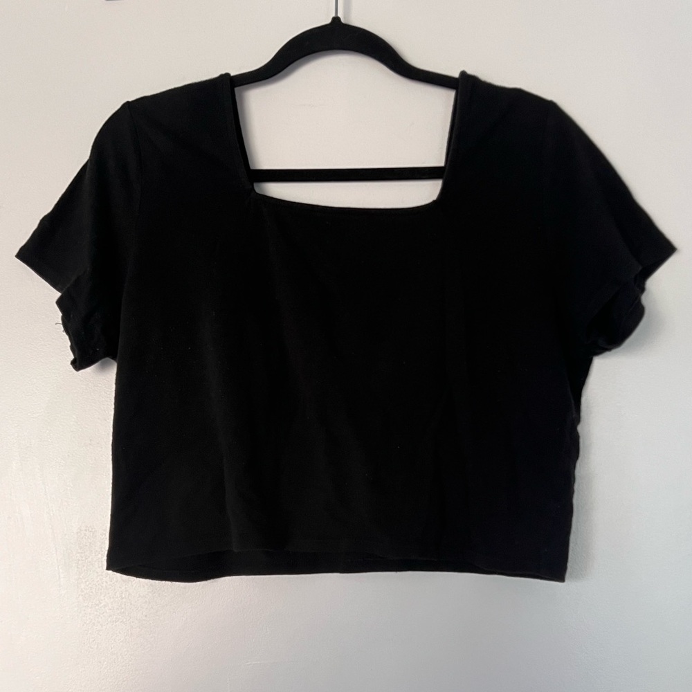Black Square Neckline Women's Crop Top